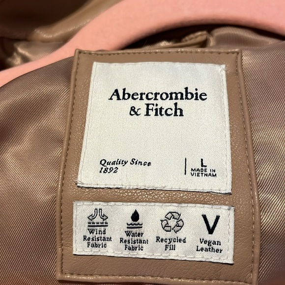 Abercrombie & Fitch-L-Tan-vegan leather, sleeveless, oversized, puffer, vest. - Picture 7 of 12